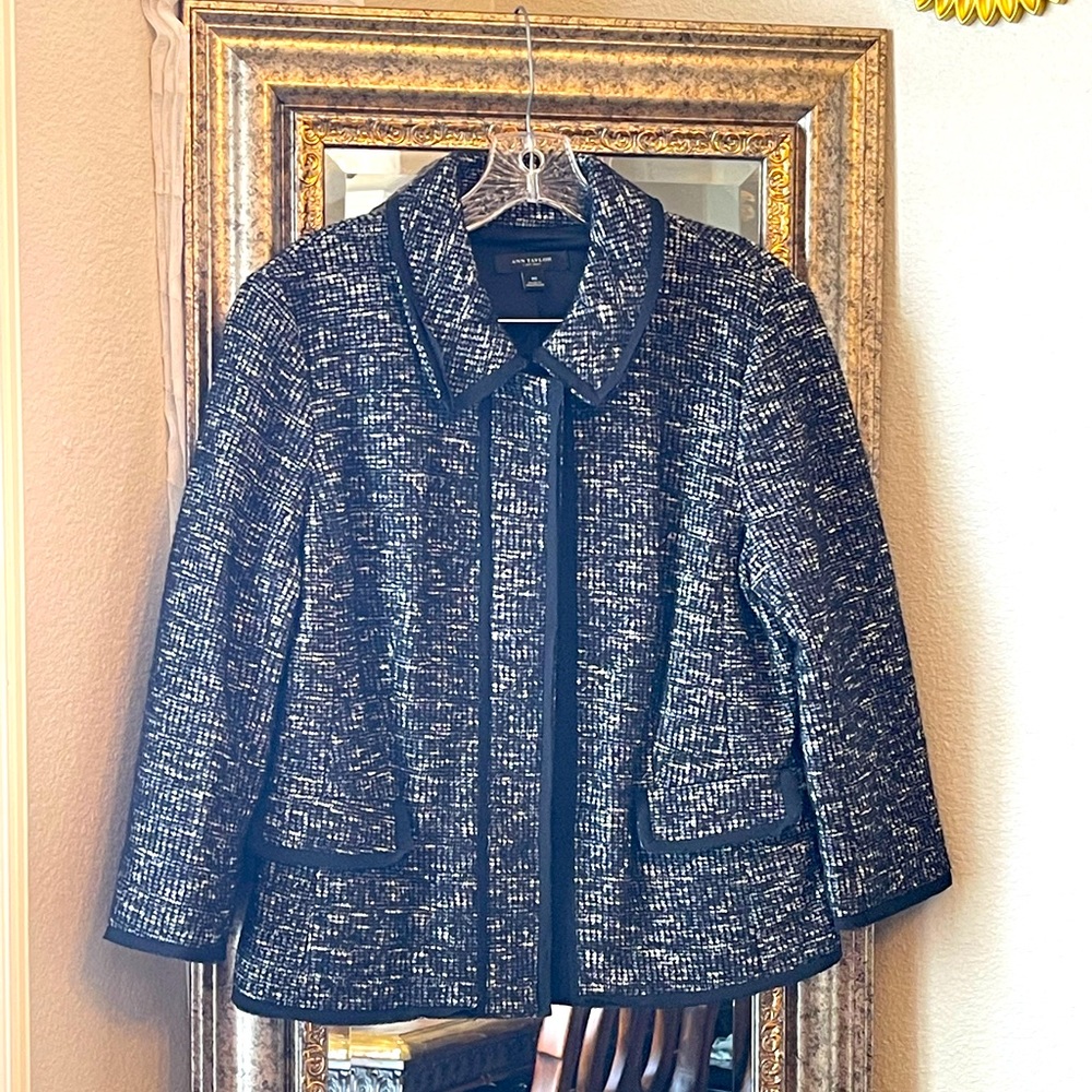 Ann Taylor black & white suit jacket top